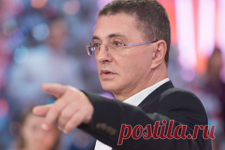 Доктор Мясников предупредил о неизбежности распространения омикрон-штамма. Врач и телеведущий Александр Мясников предупредил о неизбежности распространения омикрон-штамма в России. Он предположил, что новый штамм вызовет новую волную коронавируса уже через два-три месяца. Врач призвал властей не запугивать население «апокалиптическими сценариями», а тщательно проработать план действий.