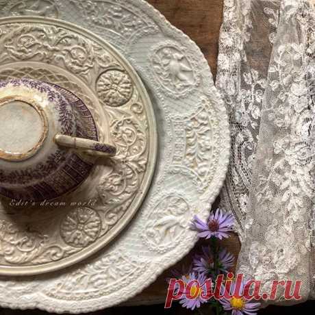 #morning 💜#LOVES_UNITED_OLDSTYLE #old  #tv_fadingbeauty #tv_retro #tv_neatly #pottery #ceramics #virginia_galeria #transferware #be_one_vintage #antique #antique_r_us #antique_brocante_vintage #tea_cup_tuesday #collection  #vintage #vintage_ladies_deco #inspired_by_colour #colorful #click_vision #instaphoto #vizorturkdream #still_life_gallery #still_life_mood #inspo2you #treasures #plate #lace