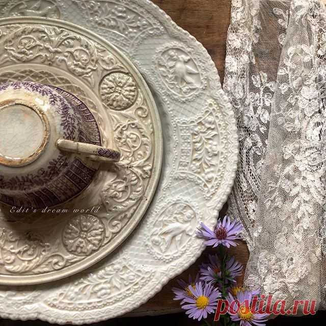 #morning 💜#LOVES_UNITED_OLDSTYLE #old  #tv_fadingbeauty #tv_retro #tv_neatly #pottery #ceramics #virginia_galeria #transferware #be_one_vintage #antique #antique_r_us #antique_brocante_vintage #tea_cup_tuesday #collection  #vintage #vintage_ladies_deco #inspired_by_colour #colorful #click_vision #instaphoto #vizorturkdream #still_life_gallery #still_life_mood #inspo2you #treasures #plate #lace