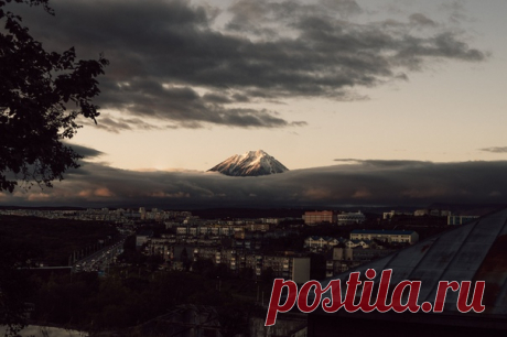 Петропавловск-Камчатский у подножия Корякского вулкана. Фотографировала Елена Елизарова: nat-geo.ru/community/user/210098/