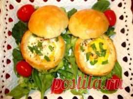 Булочки-вкусняшки. Рецепт тут:  http://topvkusa.ru/bulochki-zapechennyie/  
Эта идея не раз выручит вас, когда нужно быстро и просто приготовить закуску для неожиданных гостей или сделать завтрак, от которого не сможет отказаться даже самый привередливый ребенок. Используя эту идею, приготовьте неограниченное количество разнообразных вариантов.