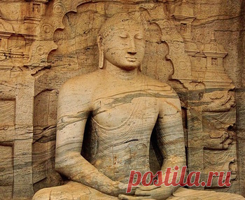 Древняя статуя Будды шокировала жителей Китая, внезапно появившись из воды Жители китайской провинции Цзянси были шокированы зрелищем, которое открылось им при ремонте водохранилища.  Глазам изумленных людей открылась древняя статуя Будды, которая внезапно 