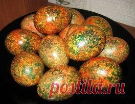 Красим яйца оригинальным способом. 