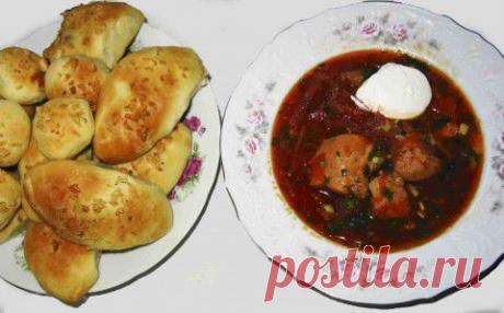 Борщ с «изюминкой» и с чесночными пирожками | Четыре вкуса