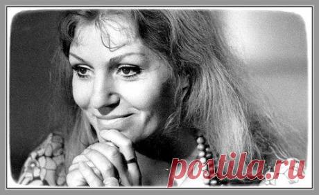 « В жизни, увы, все совершается без репетиций ».
— Анна Герман

Анна Герман – Эхо любви
Анна Герман – Когда цвели сады
Анна Герман – Надежда
Анна Герман – Колыбельная
Анна Герман – Сумерки
•••