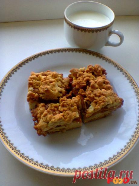 «Тертый» пирог с вареньем и орехами - Кулинарные рецепты на Food.ua