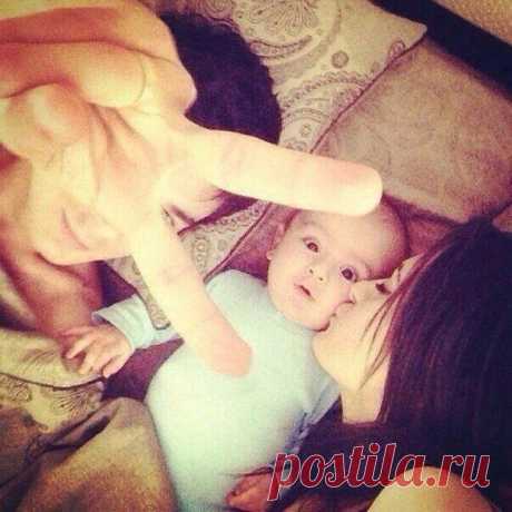 Слабые мужчины заводят любовниц,
а сильные — крепкие семьи.// Работа в Интернете