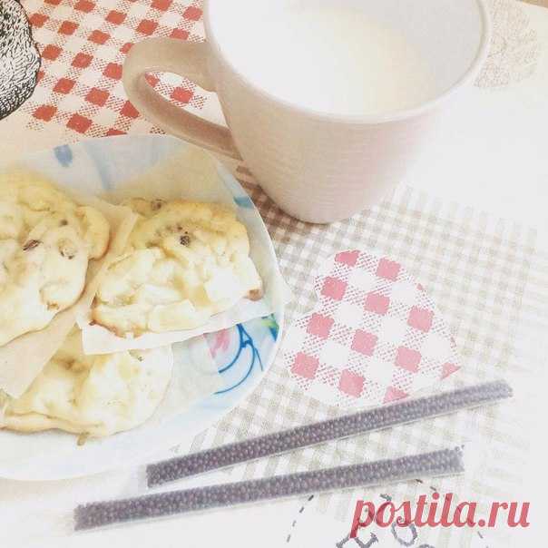 ПОСТНОЕ ПЕЧЕНЬЕ С ИЗЮМОМ И ЯБЛОКАМИ
