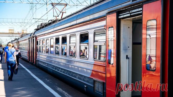 Паяный мужчина с ножом напал на пассажиров в поезде. Мужчина устроил дебош в вагоне поезда "Красноярск-Нерюнгри", проводнице пришлось запереть дверь в вагон и эвакуировать пассажиров. Об этом сообщает Сhita.ru. Инцидент произошел на перегоне между забайкальским селом Икабья и ...