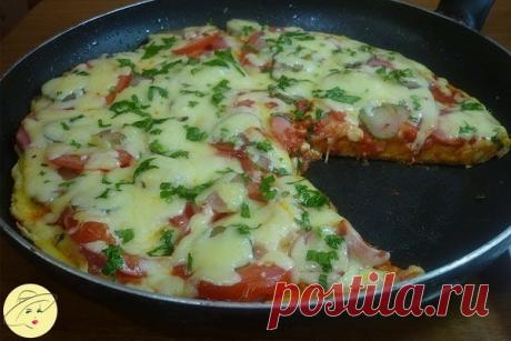 Пицца на сковороде
2 порции
Готовим дома очень вкусную, сочную и быструю пиццу на сковороде, всего за 10 минут! Тесто для пиццы - на сметане. Начинка для пиццы - из кусочков свинины, охотничьих сосисок, помидоров, грибов и сыра.