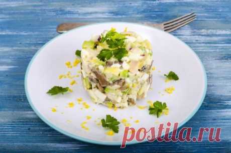 Салат с осьминогами, овощами и каперсами