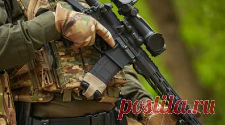 Пенсионерка: боец ВСУ расстреливал машины с гражданскими в Курской области. Боец ВСУ целенаправленно расстреливал машины с гражданскими, которые выезжали из курского приграничья. Об этом военкору RT Валентину Горшенину рассказала Галина Дмитриевна, которая вместе с супругом и соседями уезжала из Казачьей Локни. Читать далее