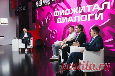 Представители программы SMP Racing обсудили автогонки в формате фиджитал. На ПМЭФ-2023 представители программы развития российского автоспорта SMP Racing подписали новые соглашения и обсудили развитие автогонок в формате фиджитал.