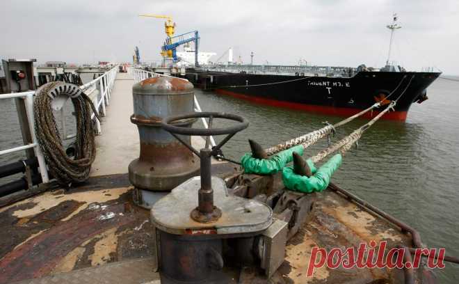 Украина нарастила импорт нефтепродуктов из Индии. Крупнейшими поставщиками дизеля Украине в июле стали Индия и Словакия, которые получают нефть в том числе из России. При этом объем импорта дизельного топлива Украиной из этих стран продолжает расти