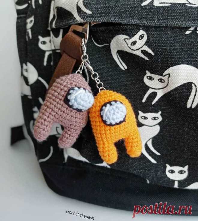 Вязаный брелок Among Us крючком | Амигуруми