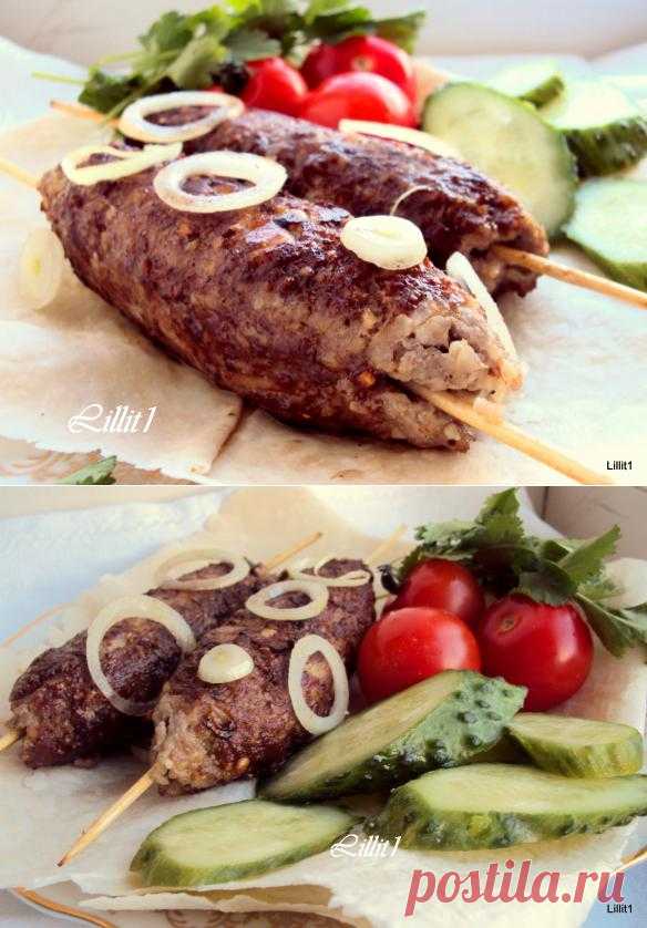 Кюфта-кебаб.Ароматные и вкусные кебабы из Ливанской кухни. Не бойтесь специй, здесь они не доминируют и сильно не ощущаются, но вносят неповторимую изюминку восточной кухни. Такие кебабы ливанцы подают с питой и салатом “Табуле”.