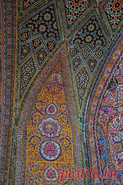 Tiles, Nasir Molik Mosque by DSLEWIS, via Flickr.
от DSLEWIS   |   Pinterest • Всемирный каталог идей