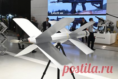 В США назвали «Ланцет» массовым убийцей техники ВСУ. Российский дрон-камикадзе «Ланцет», который применяют в ходе специальной военной операции, стал массовым убийцей военной техники Вооруженных сил Украины (ВСУ), пишет американское издание 19FortyFive. Аппарат с дальностью полета 40 километров несет полезную нагрузку массой три килограмма.