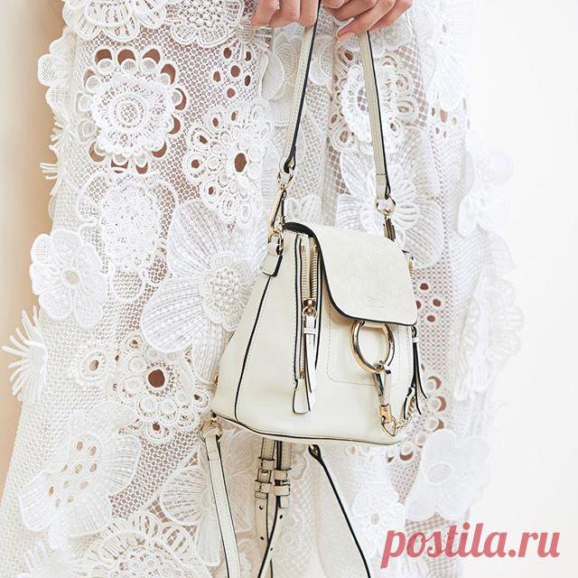 Modern details – the compact Faye backpack’s contemporary clean lines complete feminine lace looks from #SS17 #PFW #chloeGIRLS