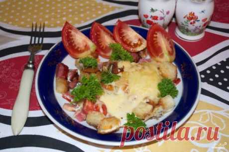 Яичница с колбасой и хлебом - пошаговый рецепт с фото на Повар.ру