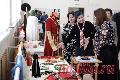 В Кабардино-Балкарии стартовал праздник культур народов республики. В Кабардино-Балкарии начался праздник народов «Наш общий дом - Республика моя», который будет проходить по 30 ноября. Программа мероприятия предполагает знакомство с культурой и традициями районов и городов республики. Открыл фестивальную эстафету Чегемский район республики.