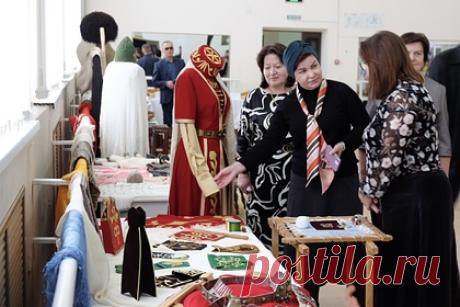 В Кабардино-Балкарии стартовал праздник культур народов республики. В Кабардино-Балкарии начался праздник народов «Наш общий дом - Республика моя», который будет проходить по 30 ноября. Программа мероприятия предполагает знакомство с культурой и традициями районов и городов республики. Открыл фестивальную эстафету Чегемский район республики.