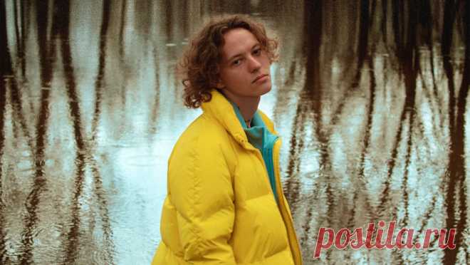 Отец певца Шарлота объяснил поступок сына с сожжением паспорта. Сожжение певцом Шарлотом (настоящее имя - Эдуард Шарлот) своего российского паспорта - это не более, чем глупость, убежден его отец. В беседе с телеканалом "360" он заявил, что не виделся с сыном больше года и не поддерживает с ...