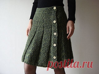 roko's Carnaby skirt Needle: JPN#6 (3.9mm) Finished size (approx): waist width 30cm, bottom width 65cm, length 50cm.

MODS; CO 92 sts. Box stitch 20 rows.(6.5cm) W&T at 80, 70, 60, 50, 40, 30, 20 st.(4.5cm) 12 pane...