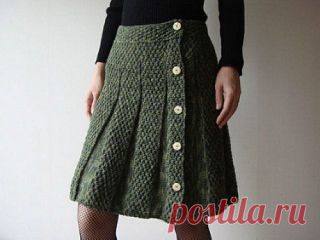 roko's Carnaby skirt Needle: JPN#6 (3.9mm) Finished size (approx): waist width 30cm, bottom width 65cm, length 50cm.

MODS; CO 92 sts. Box stitch 20 rows.(6.5cm) W&T at 80, 70, 60, 50, 40, 30, 20 st.(4.5cm) 12 pane...