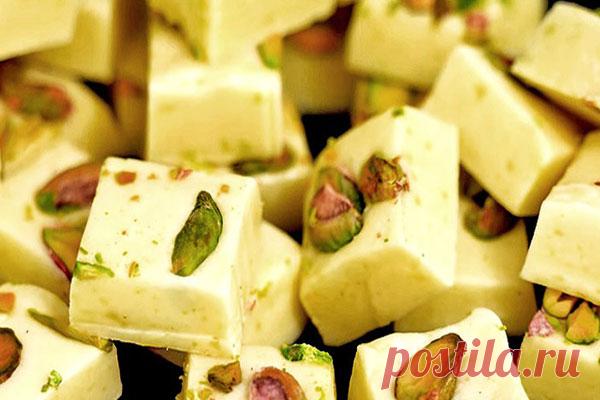 Молочно-сливочные ириски - Кулинарная страница

Эти домашние конфеты намного вкуснее магазинных сладостей, а готовятся совсем несложно.