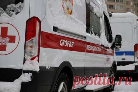 Россиянка выкинула голую годовалую дочь в снег. Жительница Уфы, находясь в состоянии опьянения, выкинула голую годовалую дочь в снег. Житель одного из домов по Вологодской улице находился на балконе, когда услышал детский плач. Мужчина спустился и обнаружил сидящую на дороге женщину, рядом с ней в сугробе лежал ребенок.