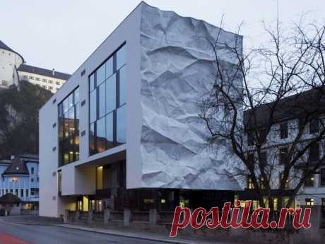 Archi-Work — Metaphor for the Uprising Generation