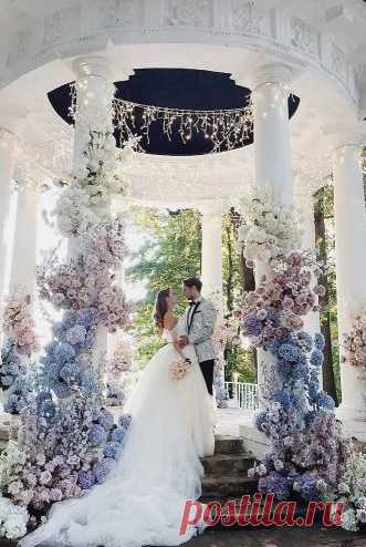 Идеи оформления места свадебной церемонии | Домашний hand-made Свадебные арки являются символическими воротами в новую жизнь, которую молодожены начнут после обмена обручальными кольцами. Это прекрасный символ благополучия, семейного счастья и перемен. Выбирая арку для свадебного торжества, учитывайте несколько …