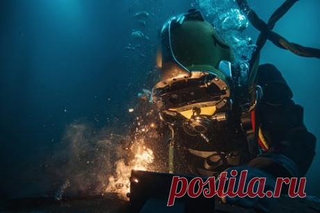 На дне Балтийского моря найден затонувший корабль с грузом шампанского Николая I