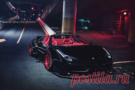 Liberty Walk Ferrari 458