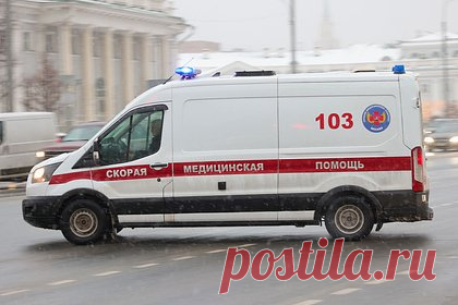 Ребенка засосало в снегоуборочную машину в Москве. 11-летнего ребенка засосало в снегоуборочную машину на севере Москвы. Отмечается, что в день, когда произошел инцидент в Войковском районе столицы, выпала месячная норма осадков, из-за чего была плохая видимость. Ребенок отвлекся и не заметил, как попал под щетку машины.