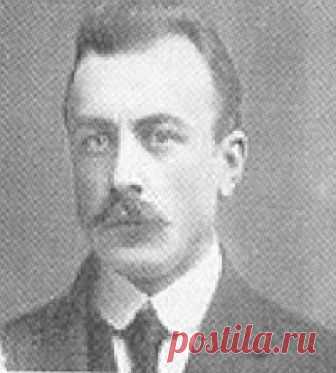 Народився Лев Миколайович Ревуцький 20 лютого 1889 року в селі Іржавець Прилуцького повіту Полтавської губернії (нині - Чернігівської області) в сім'ї попечителя...