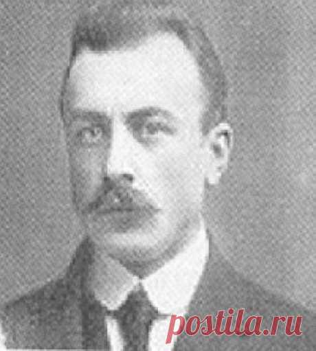 Народився Лев Миколайович Ревуцький 20 лютого 1889 року в селі Іржавець Прилуцького повіту Полтавської губернії (нині - Чернігівської області) в сім'ї попечителя...