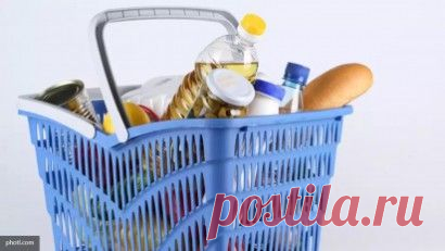 Минимальный набор продуктов в России подорожал на 8%