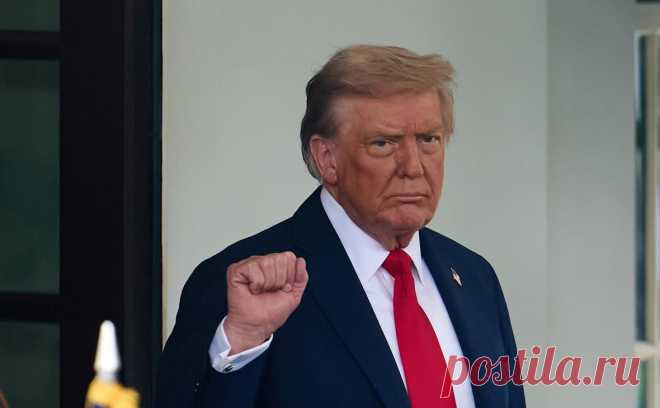 Трамп пригрозил телеканалам NBC и ABC лишением лицензий. Трамп призвал лишить NBC и ABC лицензий, назвав их худшими и предвзятыми СМИ. В прошлом году Трамп подавал судебные иски против обоих телеканалов