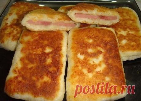 ВКУСНЕЙШИЕ ЛЕПЕШКИ С ВЕТЧИНОЙ
Обалденный и быстрый рецептик! Вкуснейшие лепешки с ветчиной к завтраку - недорогой рецептик на радость всей семье!