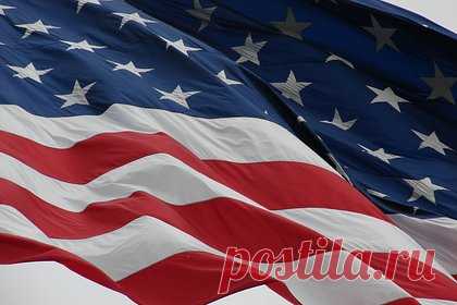 Стало известно о намеках США прекратить помощь Украине. Спецпредставитель США по вопросам экономического восстановления Украины Пенни Притцкер в ходе своего визита в Киев в октябре «подводила» представителей Киева к идее о существовании в условиях прекращения поддержки Вашингтона. «И это так всех нормально напрягло», — подчеркнул информатор «Украинской правды».