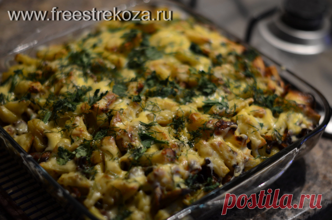 картофель  с мясом и грибами... Готовлю это блюдо в основном на семейный обед. Вкусно, красиво, несложно....