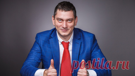 «Каждый из нас — продавец». Это одна из главных «татуировок» из новой книги Максима Комбата Батырева. Первая книга о «татуировках менеджера» вышла 2 года назад и держится в списке бестселлеров до сих пор. Новинка «45 татуировок продавана» ( стала лидером продаж за 3 недели — 11 000 книг улетели в мгновение. Почему книги так популярны? Как написала читательница в Фейсбуке: «Ничего более практичного и вдохновляющего на тему управления, причём с учётом наших реалий, ментальности и исторически…