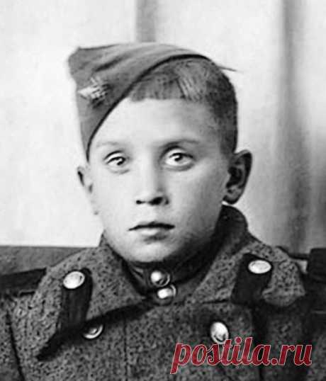 Юный разведчик Сан Саныч / Назад в СССР / Back in USSR