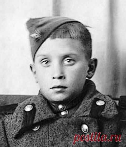Юный разведчик Сан Саныч / Назад в СССР / Back in USSR