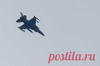В США перехватили неопознанный аэростат. Истребители североамериканского командования противовоздушной обороны (ПВО) перехватили аэростат, пролетавший над западными районами США. Об этом сообщает представитель ведомства. По информации командования, объект «не маневрировал и не представлял угрозы национальной безопасности».