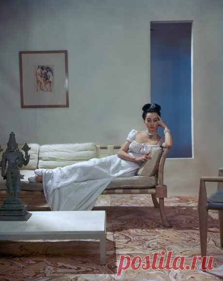 Sono Osato

Vogue, April 15, 1945

© John Rawlings