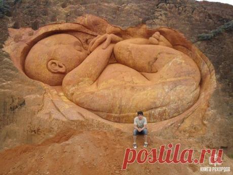 Настоящий шедевр в скале!

Санто‑Доминго, КолумбияНа скалистом склоне, рядом с дорогой между Санто-Доминго Савио и Медельине в Колумбии  удивительное изображение  еще не родившегося ребенка. Люди Колумбии хотят быть известны своей защитой нерожденных детей.   Это одна из чудесных экспозиций мирового проекта "Мы против абортов" Девиз экспозиции "если они умолкнут, то камни заплачут!" местоположение постоянно путают, считая, что   Санто-Доминго ( город в Доминиканской Респуб...