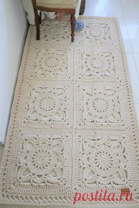 DYWAN KWIATOWY WYKONANY RĘCZNIE PLECIONY NA SZYDEŁKU ZE SZNURKA BAWEŁNIANEGO 6MM GRUBOŚĆ OK. 10MM WYKONANY Z NIEZWYKŁĄ PRECYZJĄ. NIEZWYKŁY DODATEK DO KAŻDEGO WNĘTRZA. NA ZDJĘCIU BEŻ 01 KAŻDY WYRÓB…